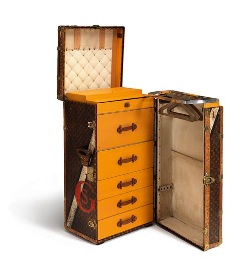 history of Louis Vuitton luggage